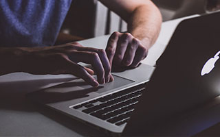 开云-西班牙男篮血洗马刺，萨姆·米切尔一己之力扛起全队