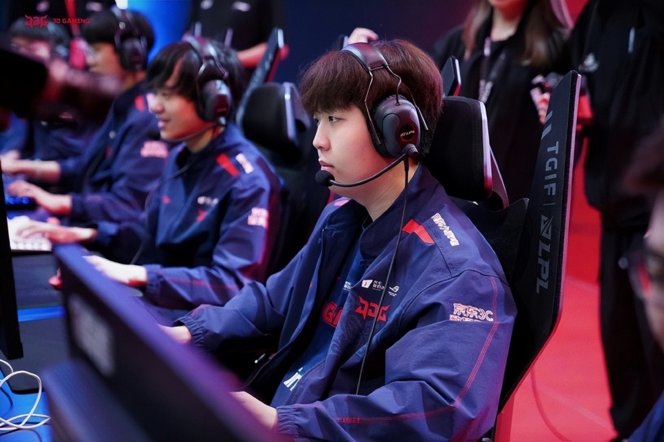 JDG横扫BLG,Oner线上压制力十足激烈交锋小组赛,引爆全场热议 JDG横扫BLG,Oner线上压制力十足激烈交锋小组赛,引爆全场热议