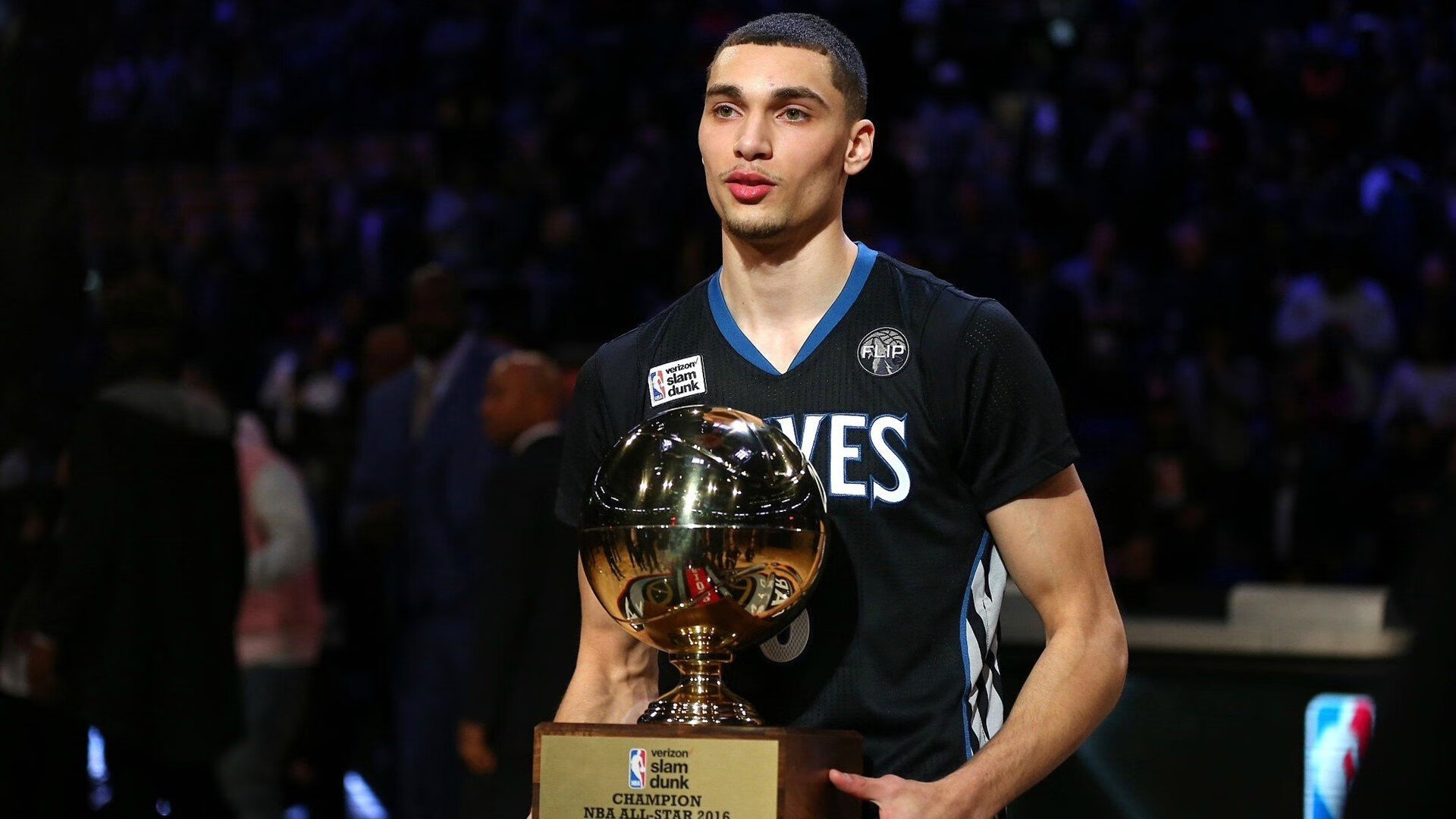 小贾伦一人打崩山西防线！湖人狂胜之夜，他让三节比赛沦为垃圾时间