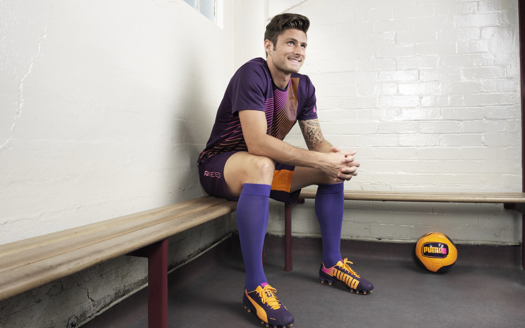 魔术对阵辽宁队，浓眉防守端锁死对手，赛场战术解析